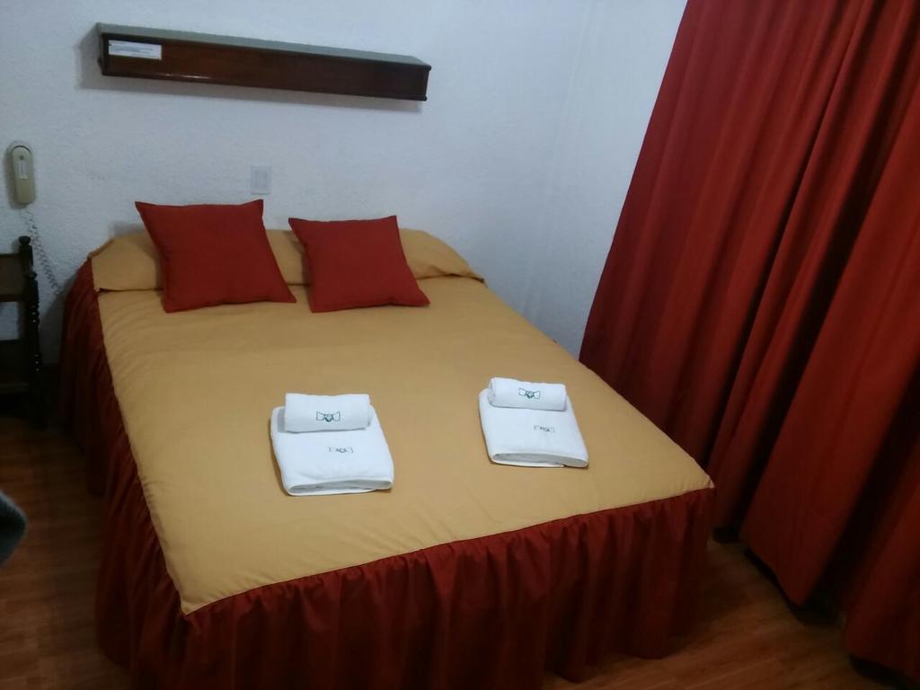 Aoma Hotel 2*