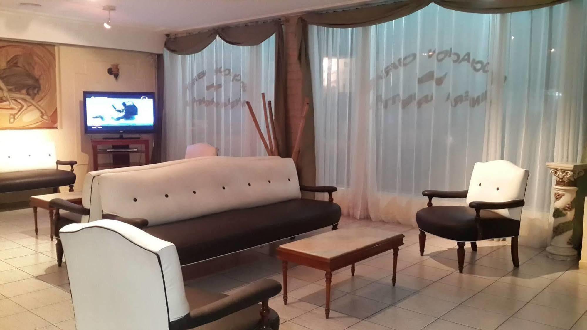 Hotel Aoma 2*